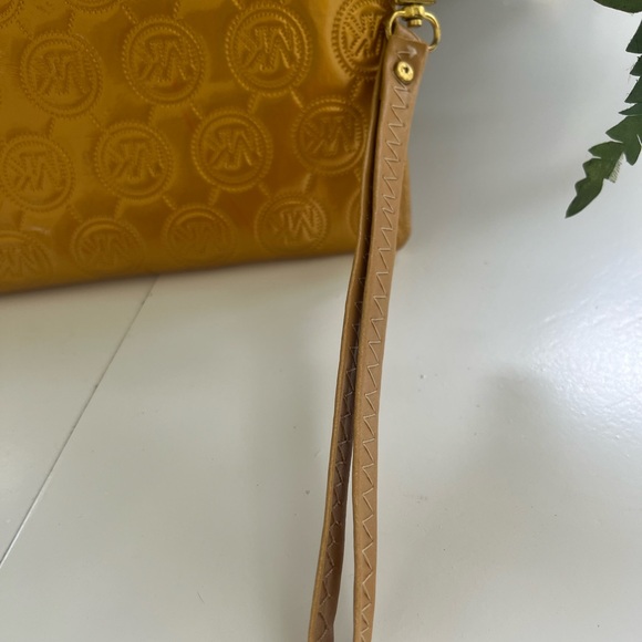 NWOT Michael Kors wallet wristlet long gold shiny All Over Logo - Picture 3 of 15